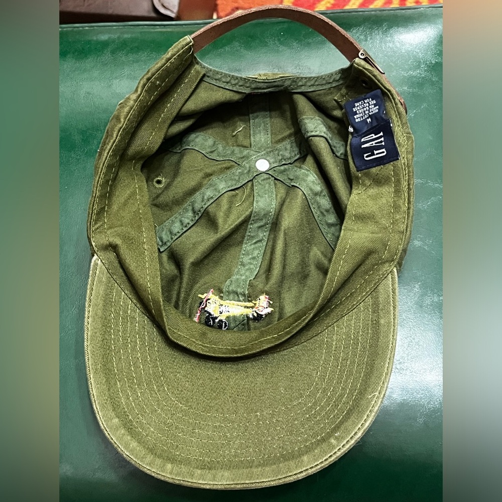 Vintage GAP Army Green Embroidered Airplane Leather Adjustable Strap Hat Y2K - Picture 3 of 6